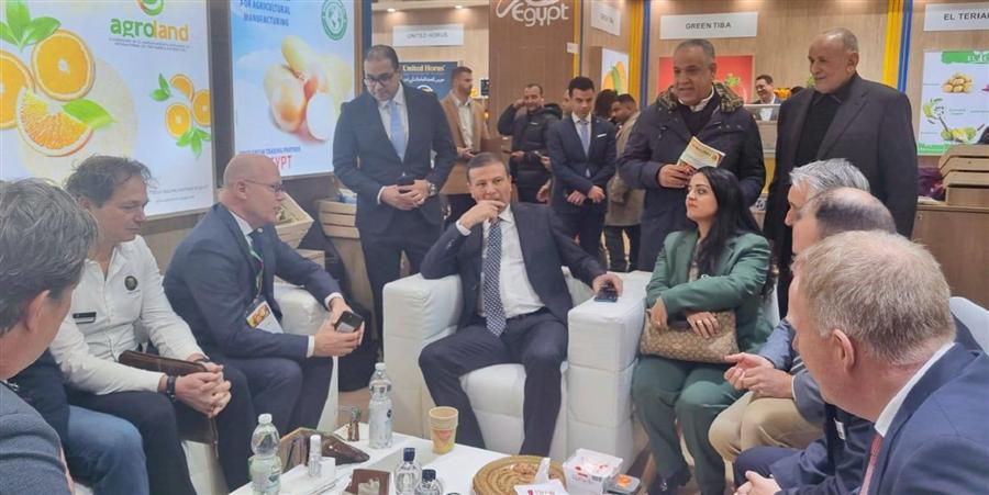 وزير الزراعة يبحث مع شركات هولندية تعزيز نفاذ الصادرات للأسواق الأوروبية